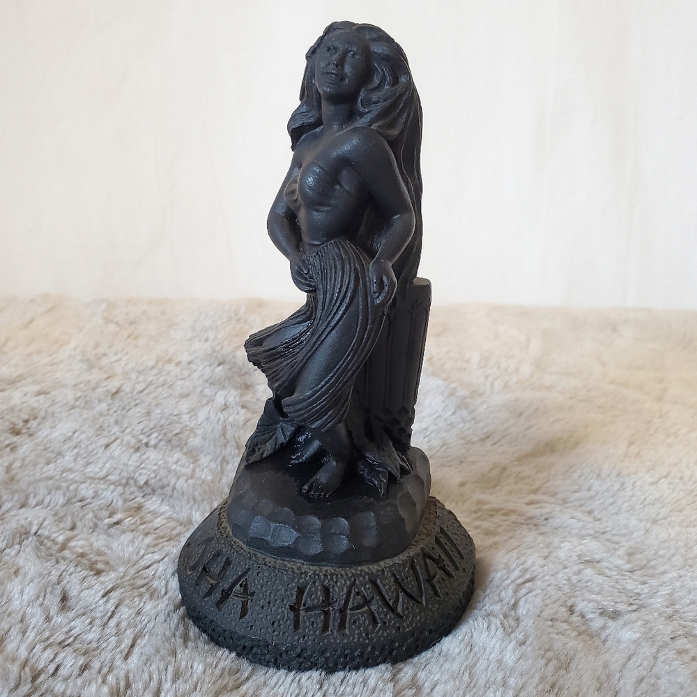 Vintage Coco Joe's Hawaii Hula Girl Figurine Made Of Lava No. 262